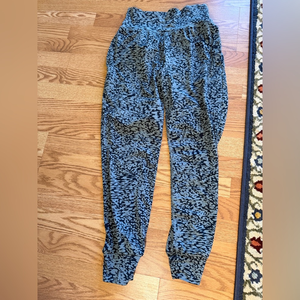 Athleta Blue and Black Patterned Joggers
